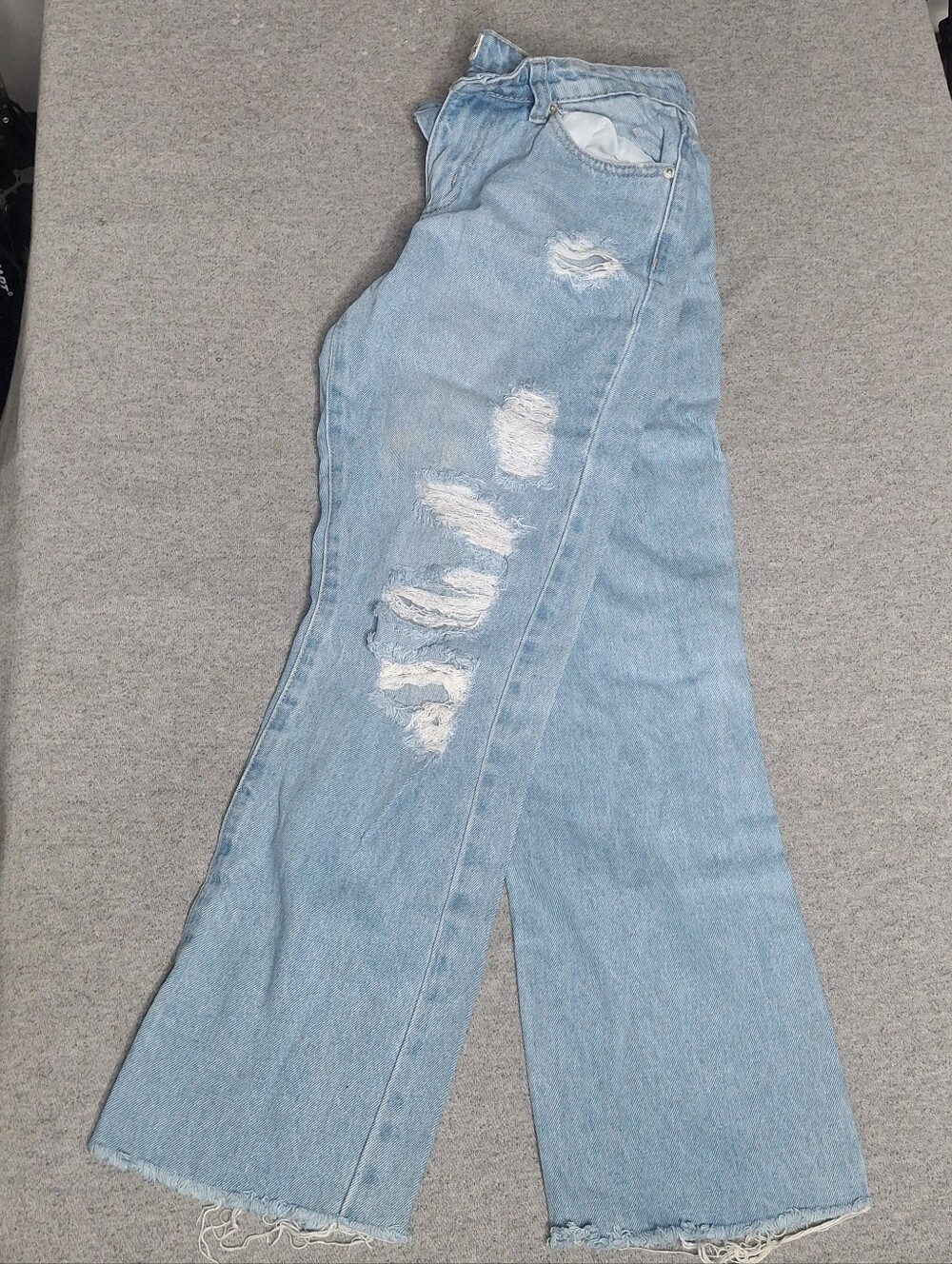 Light Wash Distressed Y2K Jeans Juniors Size 3 Raw Hem Ripped Denim